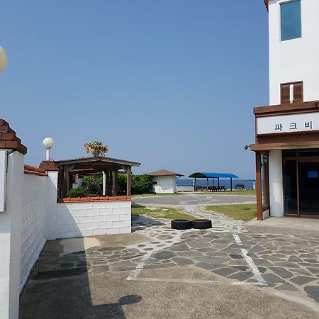 Park Beach Hotel Jeju Exterior photo
