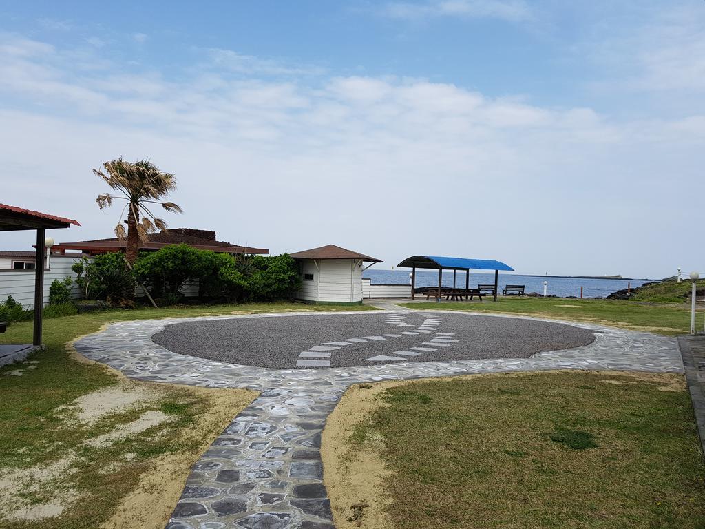 Park Beach Hotel Jeju Exterior photo
