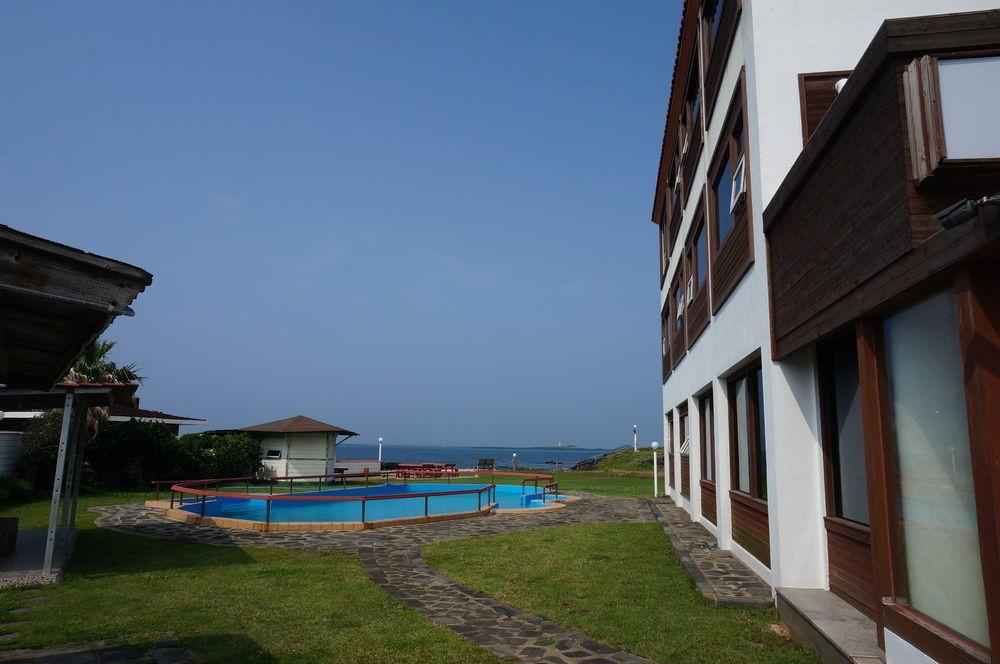 Park Beach Hotel Jeju Exterior photo
