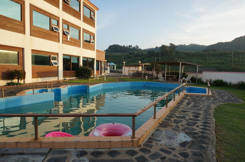 Park Beach Hotel Jeju Exterior photo