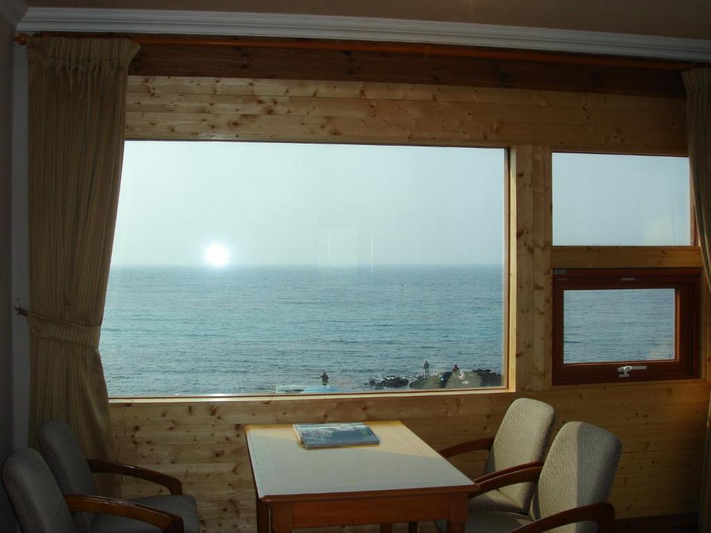 Park Beach Hotel Jeju Exterior photo
