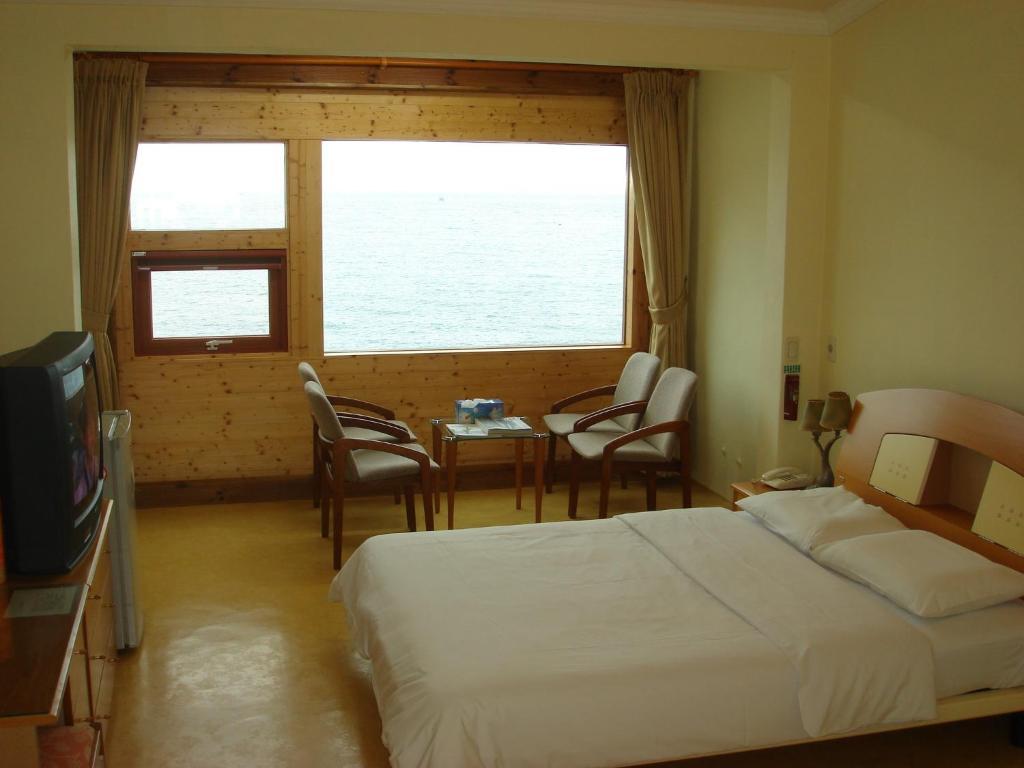 Park Beach Hotel Jeju Exterior photo