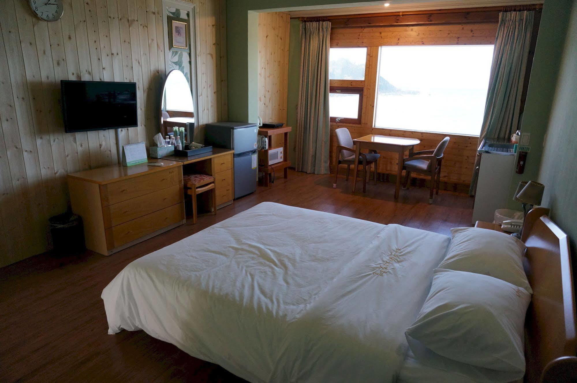 Park Beach Hotel Jeju Exterior photo