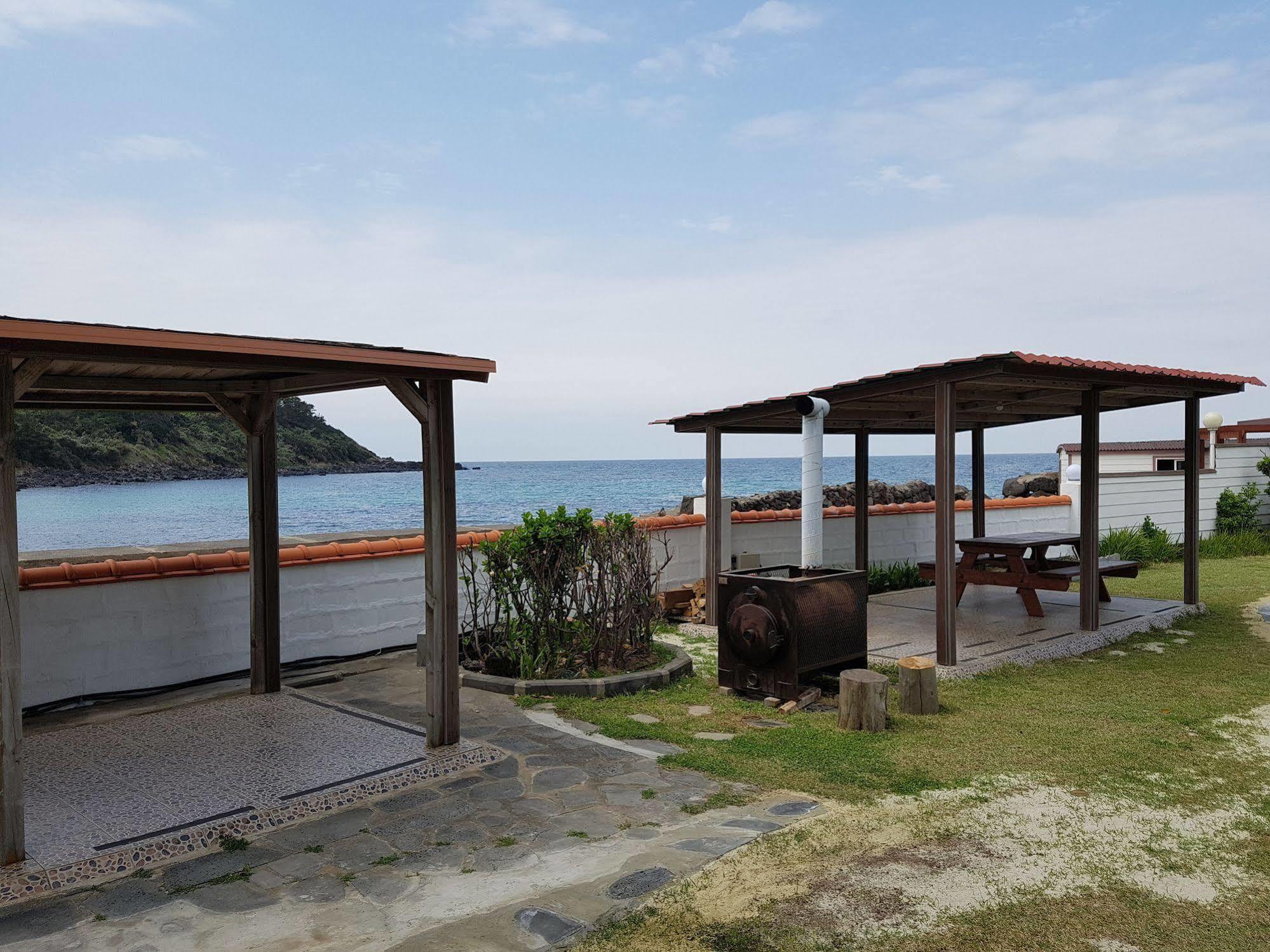 Park Beach Hotel Jeju Exterior photo